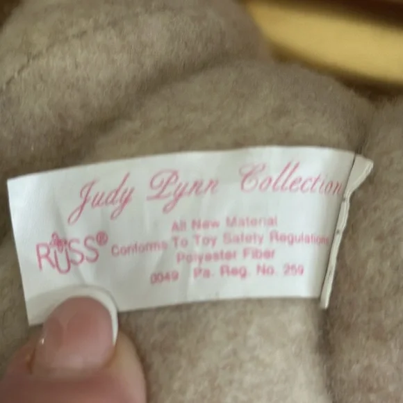 “Hazel” Russ the Judy Lynne Collection Plush Bunny Rabbit Green Bow 17”-Vintage - Picture 7 of 8